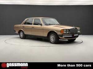 Image 3/15 of Mercedes-Benz 200 (1982)