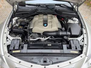 Image 18/24 of BMW 645Ci (2005)