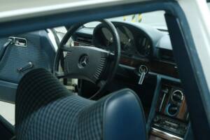 Image 37/50 de Mercedes-Benz 280 SEL (1978)