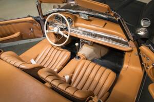 Image 13/22 de Mercedes-Benz 300 SL Roadster (1961)