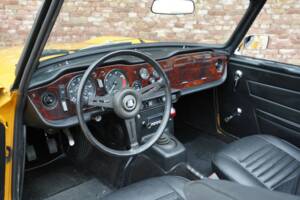 Image 3/50 of Triumph TR 6 (1971)