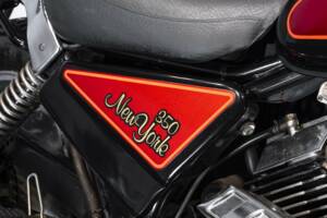 Image 36/46 of Moto Morini New York 350 (1988)