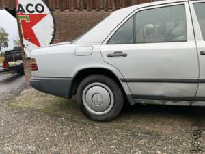 Bild 14/41 von Mercedes-Benz 300 D (1987)