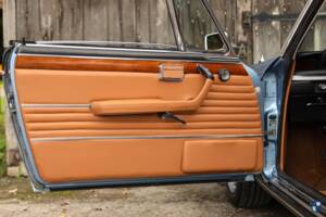 Image 15/73 of BMW 3.0 CSi (1973)