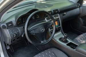 Image 42/50 of Mercedes-Benz C 320 Sportcoupé (2003)