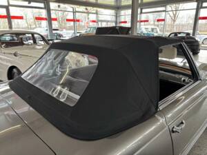 Image 26/30 of Mercedes-Benz 230 SL (1965)