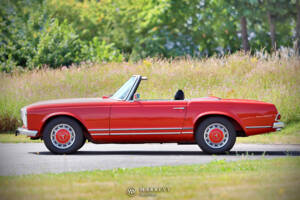 Image 10/70 of Mercedes-Benz 280 SL (1969)