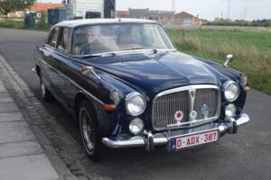 Image 1/28 of Rover 3.5 Litre Coupe (1973)