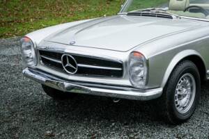 Image 8/35 of Mercedes-Benz 280 SL (1969)