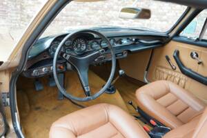 Image 13/50 of Volvo 1800 E (1972)