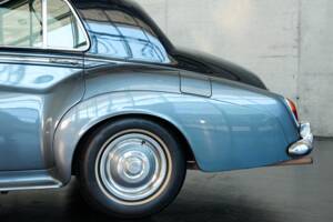 Image 6/50 of Bentley S 3 (1964)