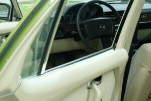 Image 28/50 de Mercedes-Benz 450 SEL 6,9 (1976)
