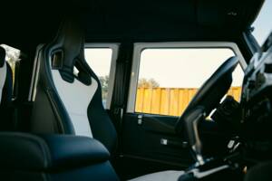 Bild 19/42 von Land Rover Defender Works V8 Trophy (2012)