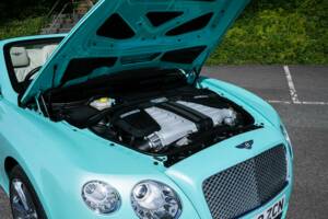 Image 32/38 of Bentley Continental GTC V8 (2013)