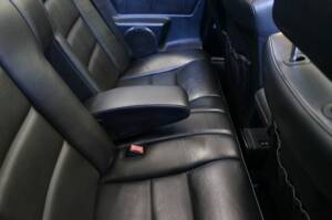 Image 26/36 of Mercedes-Benz E 320 (1995)