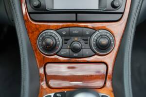 Image 45/50 of Mercedes-Benz SL 500 (2001)