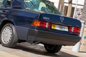 Imagen 9/69 de Mercedes-Benz 190 E (1988)
