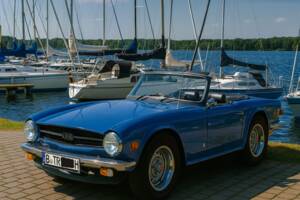 Image 2/51 of Triumph TR 6 (1975)
