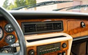 Image 29/37 of Daimler Double Six (1992)