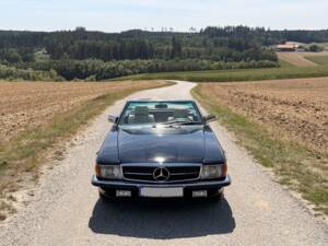 Image 2/22 de Mercedes-Benz 500 SL (1983)