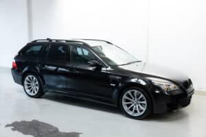 Bild 31/32 von BMW M5 Touring (2007)