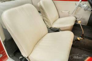 Image 16/19 of Volkswagen Karmann Ghia 1200 (1963)