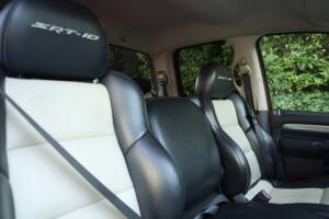 Image 50/82 of Dodge Ram SRT 10 (2005)