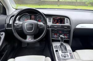 Imagen 29/42 de Audi S6 Avant 5.2 V10 quattro (2006)