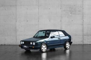 Image 2/36 of Volkswagen Golf Mk I Convertible 1.8 (1993)