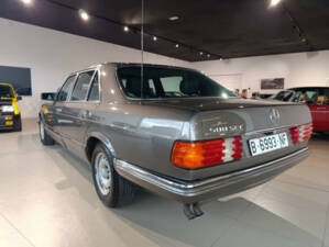 Imagen 8/27 de Mercedes-Benz 500 SEL (1986)