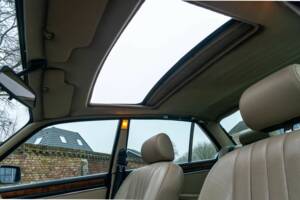 Image 50/50 of Jaguar XJ 12 (1987)