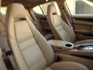 Bild 51/99 von Porsche Panamera Turbo (2009)