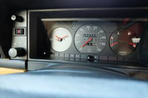 Image 30/75 de Volvo 240 (1986)