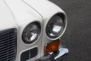 Image 38/50 of Jaguar XJ 6 4.2 (1972)