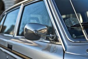 Image 5/38 de Volvo 244 DLS (1977)