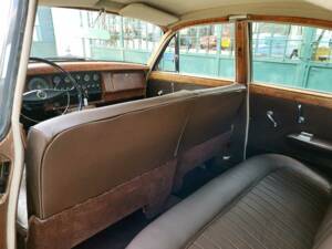 Image 23/42 of Jaguar Mk II 2.4 (1964)