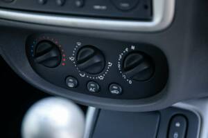 Image 23/34 of Renault Clio II V6 (2002)