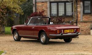 Image 4/45 of Peugeot 504 Convertible (1974)