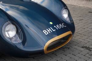 Image 27/50 of Lister Knobbly (1958)