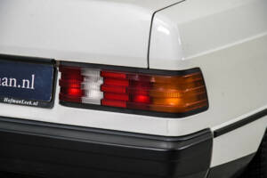 Image 30/50 of Mercedes-Benz 190 D (1985)