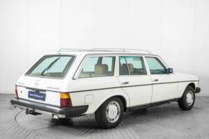Bild 2/50 von Mercedes-Benz 300 D (1983)