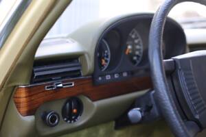 Bild 34/76 von Mercedes-Benz 280 SE (1977)