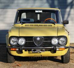 Image 4/22 de Alfa Romeo Giulia Nuova Super 1300 (1975)