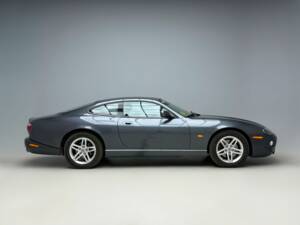 Immagine 1/21 di Jaguar XK8 4.2 (2004)