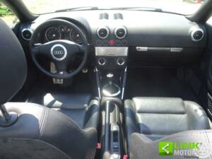Bild 23/40 von Audi TT 1.8 T (2000)