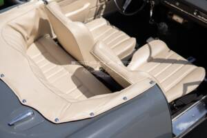 Image 24/31 of Alfa Romeo 2600 Spider (1963)