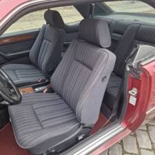 Immagine 13/162 di Mercedes-Benz 230 CE (1989)