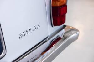 Image 32/36 of Alfa Romeo 2600 Sprint Zagato (1967)