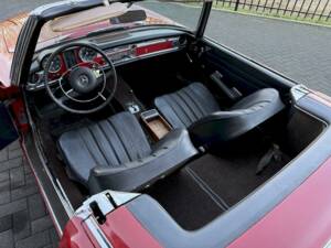 Image 16/36 of Mercedes-Benz 250 SL (1968)