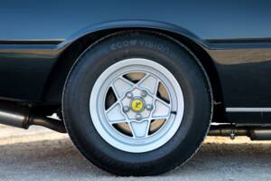 Image 8/32 of Ferrari 400 GT (1977)